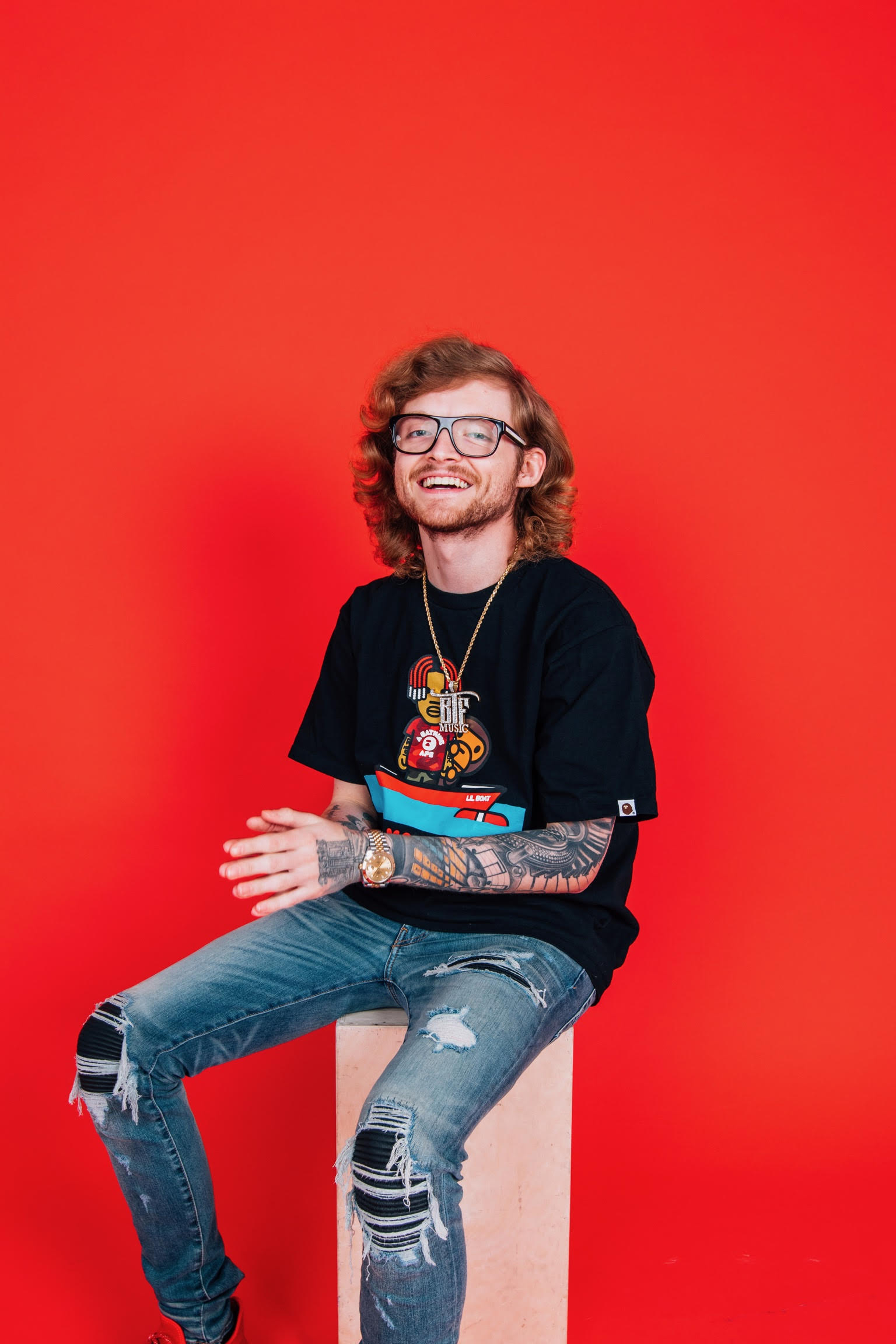 Behind The Frames – Superficial (Video)
